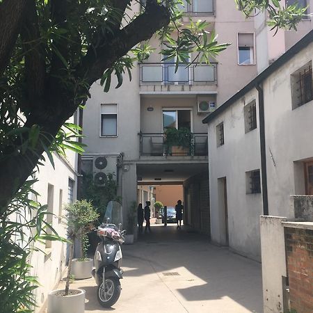 Bed and Breakfast Residenza Giacomuzzi Местре Экстерьер фото